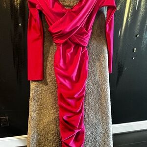 Elegant Red Long-Sleeve Dress